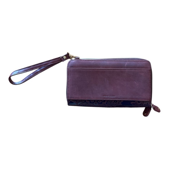Elegant Purple Embossed Clutch - Picture 6 of 7